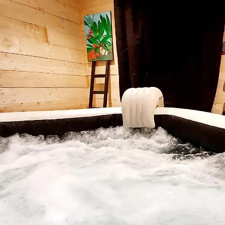 Maison De Charme Avec Jacuzzi Villa