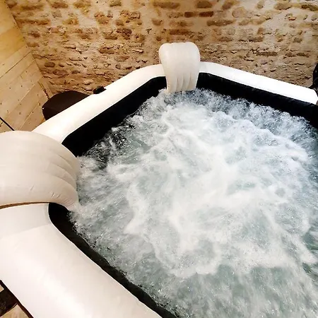 Maison De Charme Avec Jacuzzi Villa *